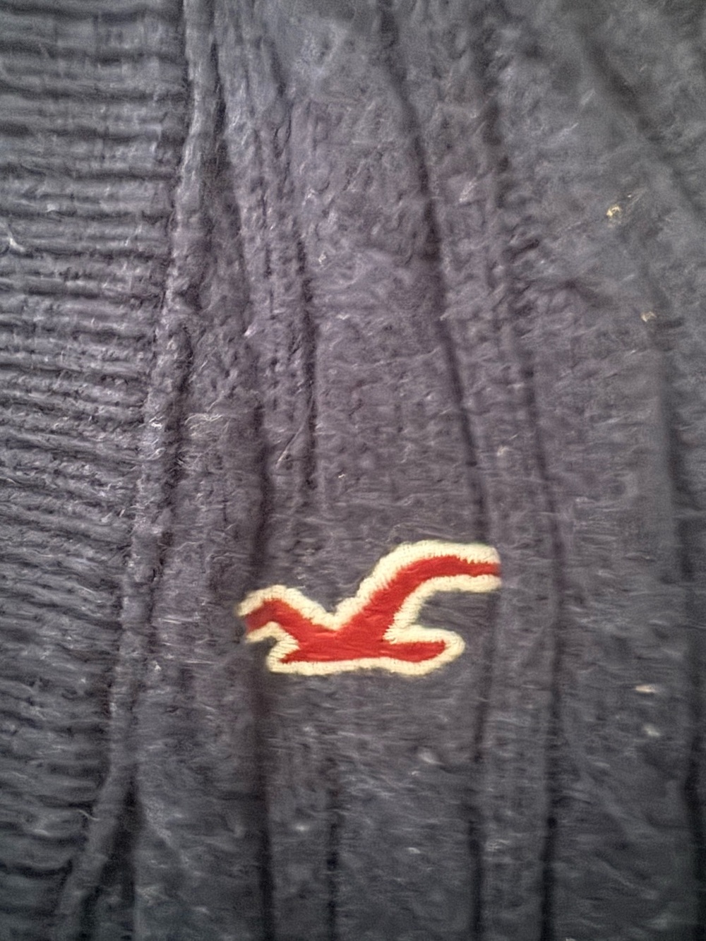 Vintage Hollister Women's Navy Cable Knit V-Neck Sweater - Picture 8 of 9